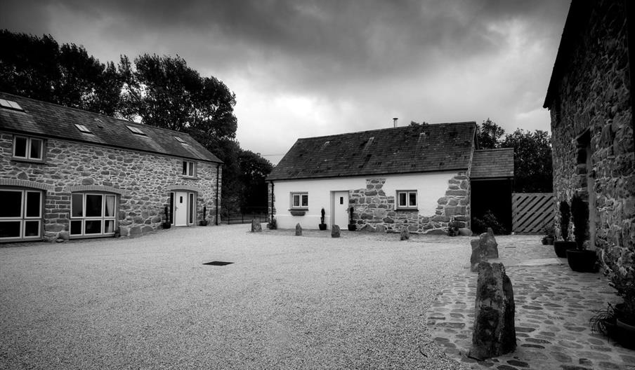 Bryngwyn Canol Cottages