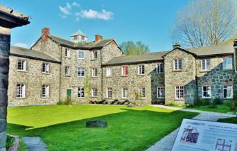 Y Dolydd | Workhouse History Centre